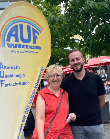 Im Bild: Diana Vöhringer zusammen mit Jan Vöhringer, beide Teil des Spitzentrios von AUF Witten zur Kommunalwahl